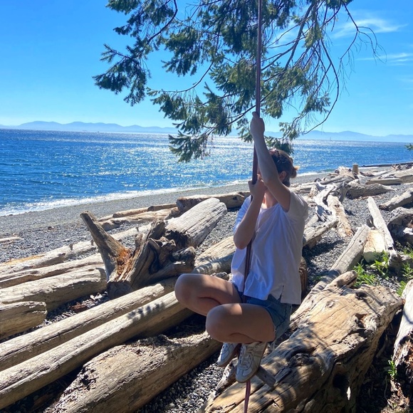 Meet your Posher, Tera - Picture 1 of 1